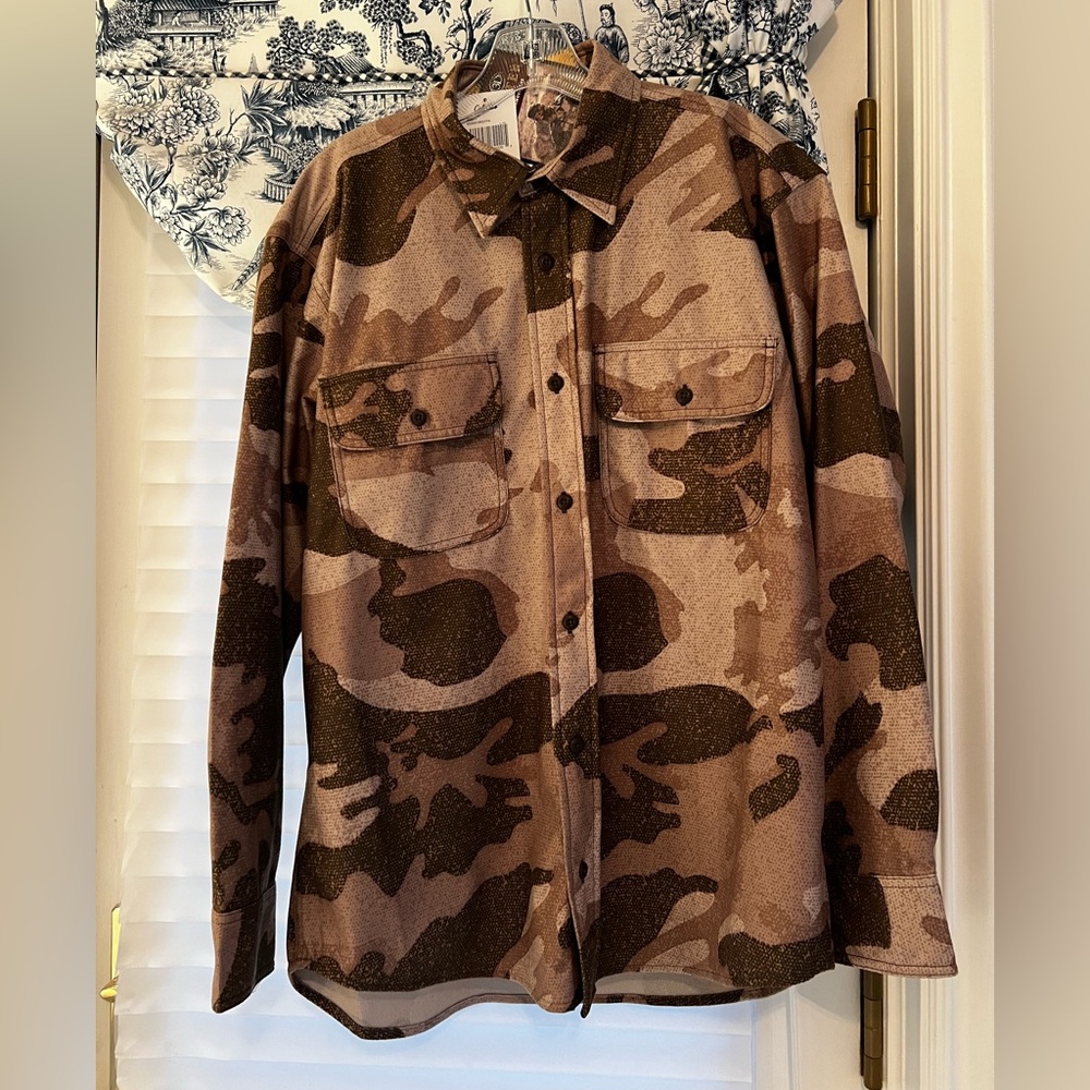 CLEARANCE NWT Men’s Medium Cabela’s Camo Button Down Shirt Microtex